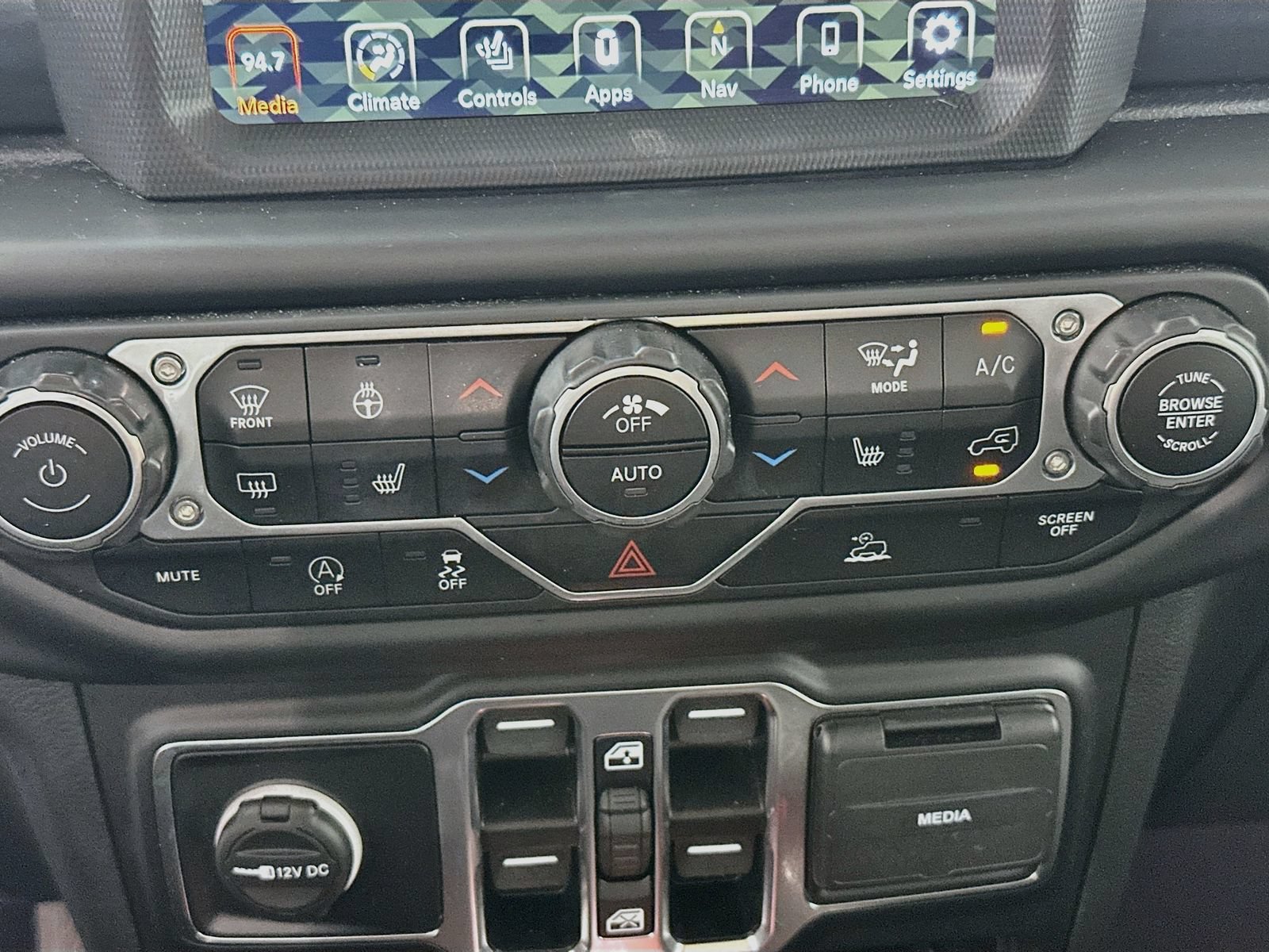 Used 2022 Jeep Gladiator Sport AWD/4WD image 16