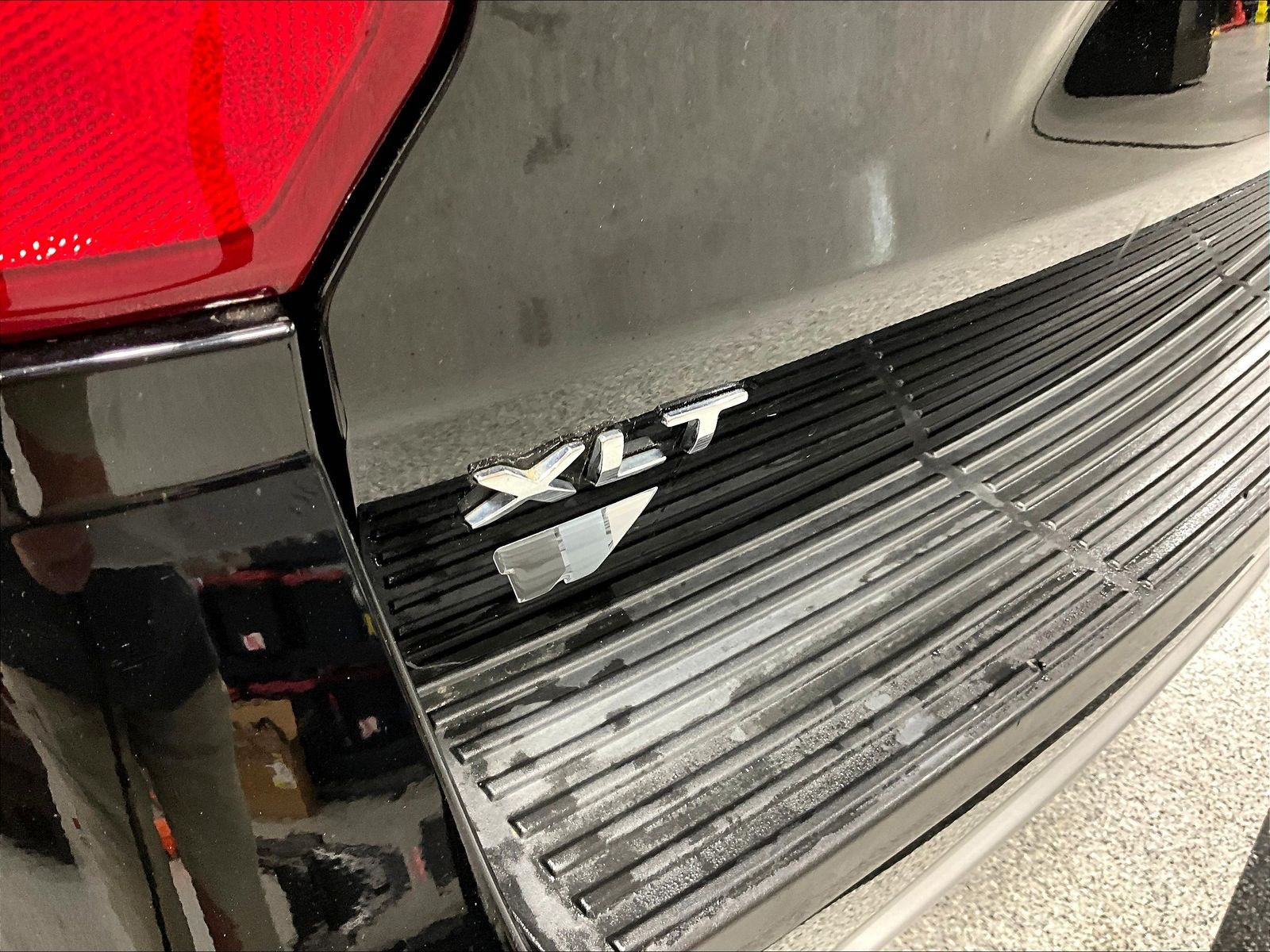 Used 2018 Ford Expedition Max XLT w/ Equipment Group 202A AWD/4WD image 24