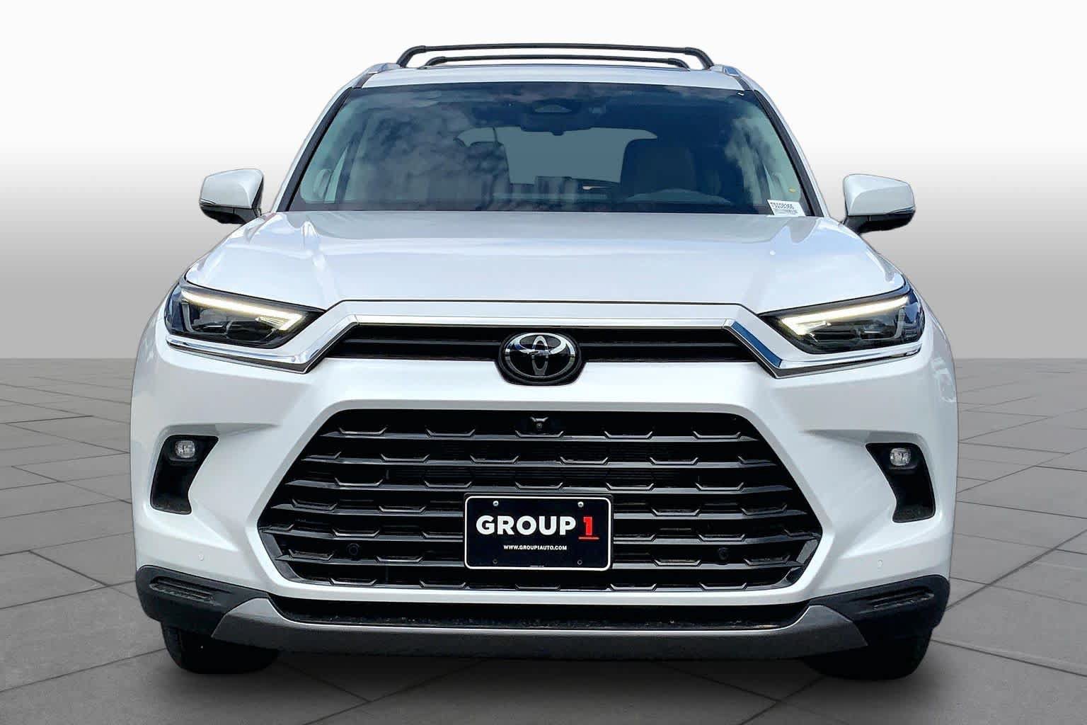 Used 2026 Toyota Grand Highlander AWD image 4