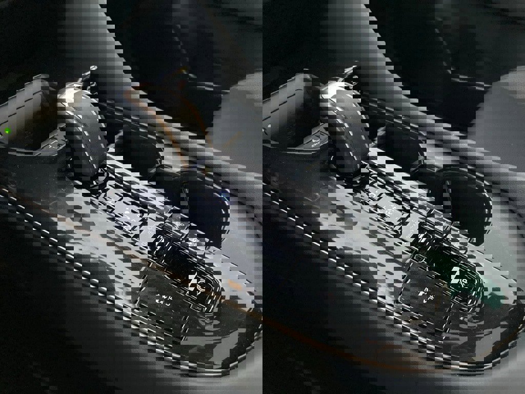 Used 2025 Toyota Crown Signia w/ Advanced Technology Package image 27