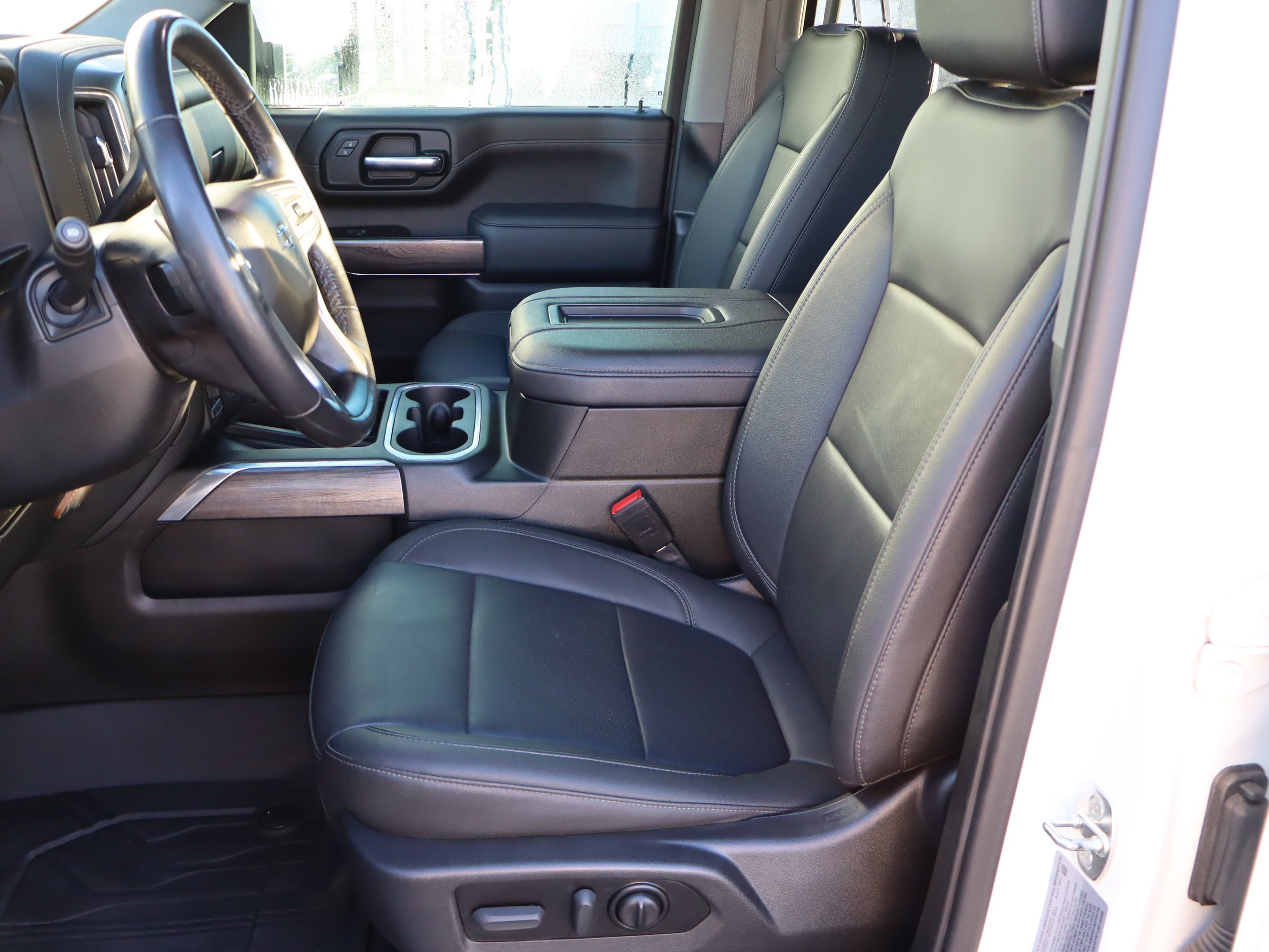 Used 2022 Chevrolet Silverado 2500 LTZ w/ LTZ Plus Package AWD/4WD image 21