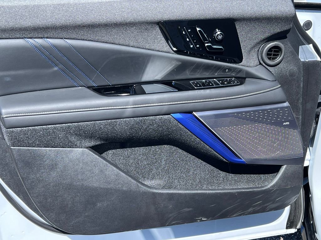 New 2026 Cadillac Optiq V AWD/4WD image 14