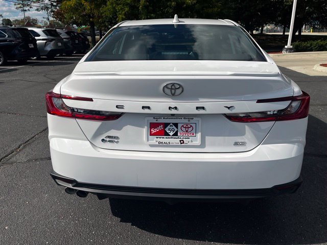 Used 2026 Toyota Camry SE AWD/4WD image 4