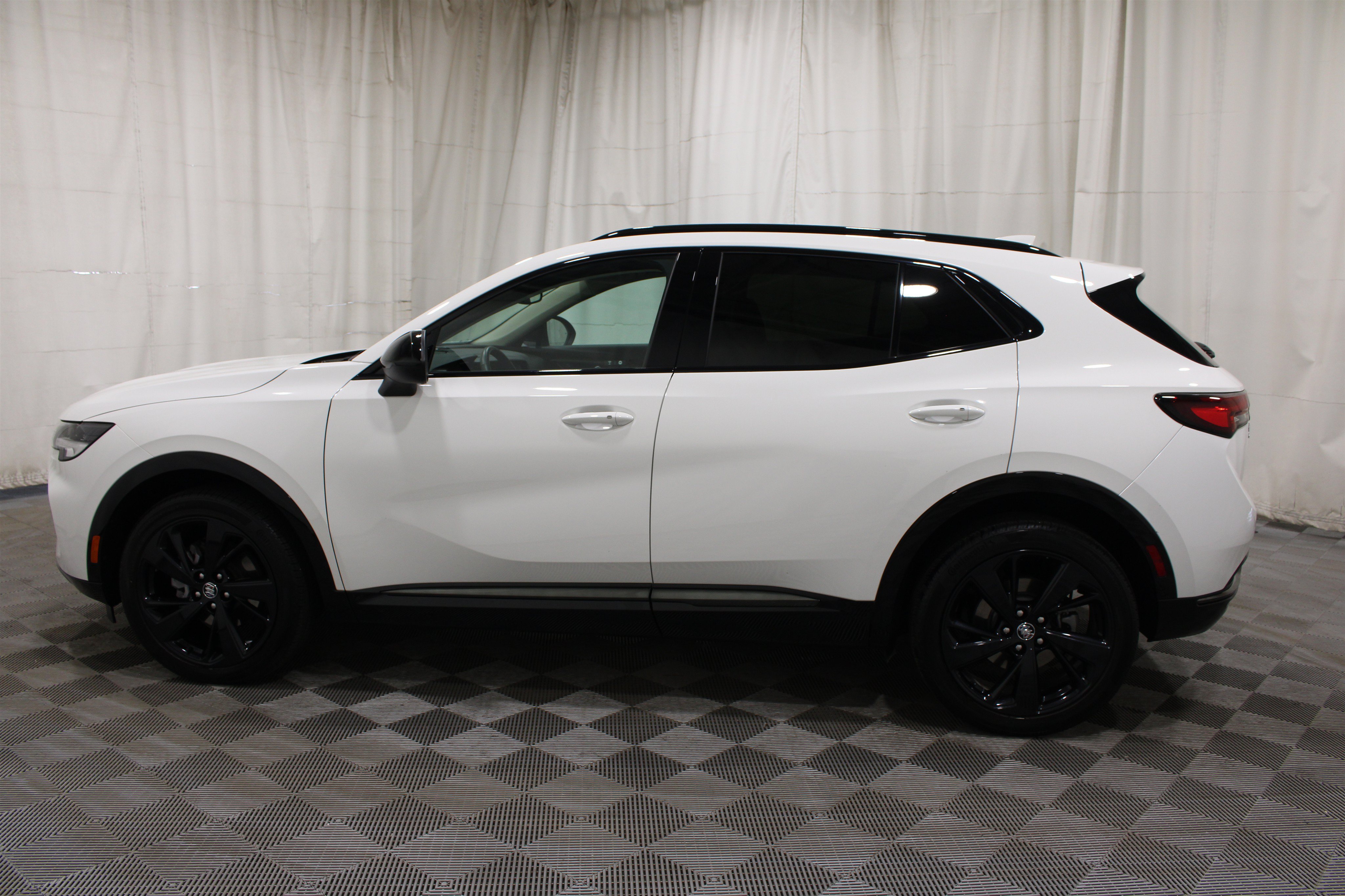 Used 2023 Buick Envision Essence AWD/4WD image 36