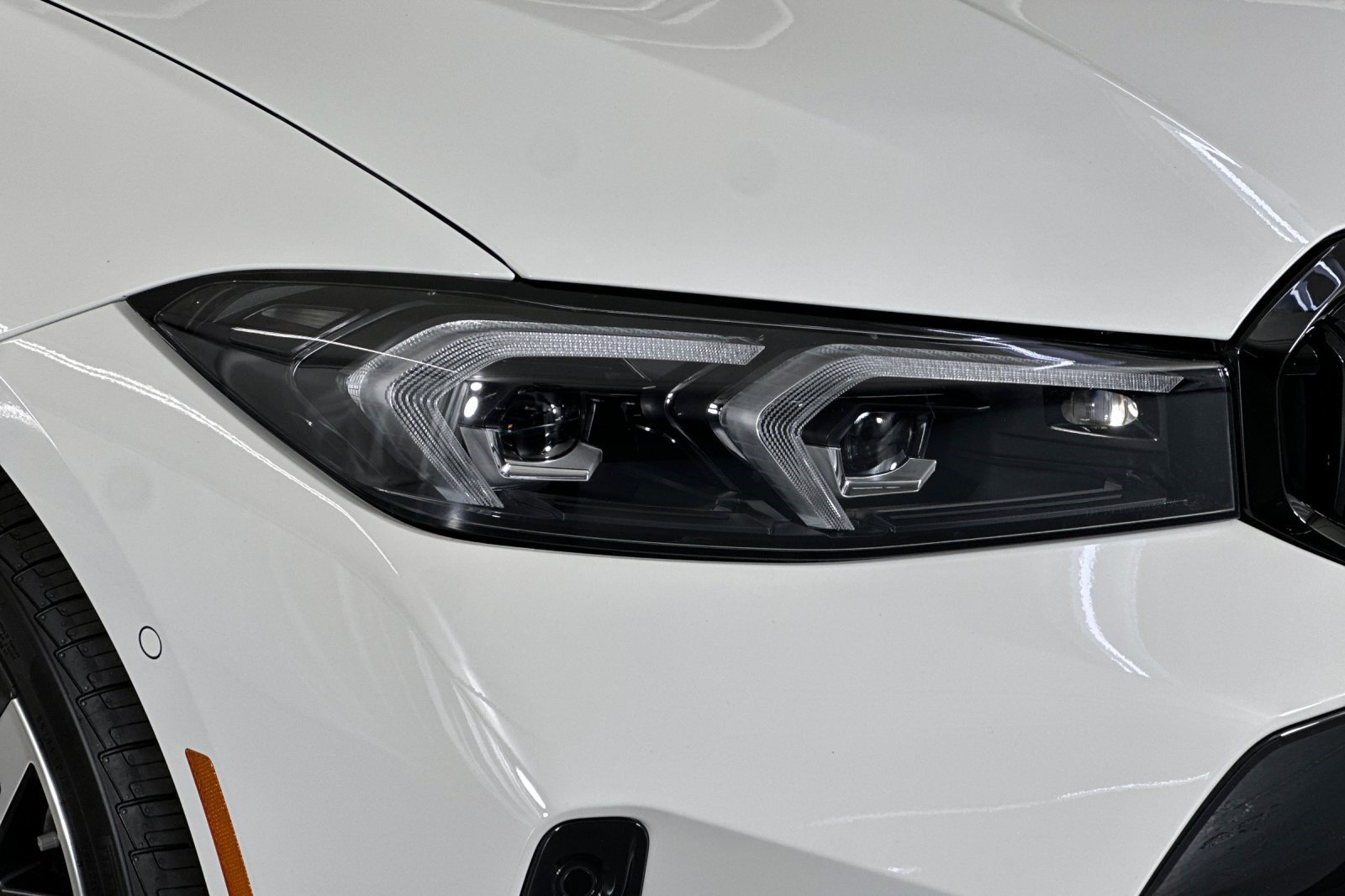 New 2026 BMW 330i Sedan w/ M Sport Package RWD image 11