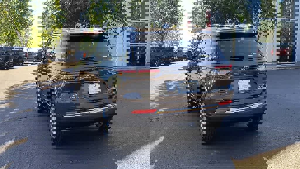 New 2025 Jeep Grand Cherokee Laredo X w/ Luxury Tech Group I image 7