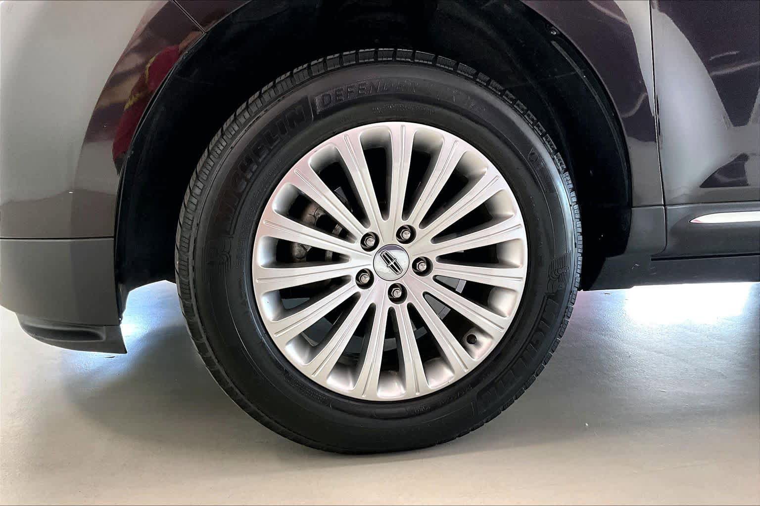 Used 2015 Lincoln MKX AWD w/ Olive Ash Wood Package image 7