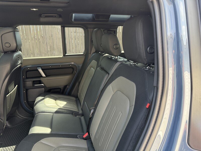 Used 2021 Land Rover Defender 110 X-Dynamic HSE AWD/4WD image 24