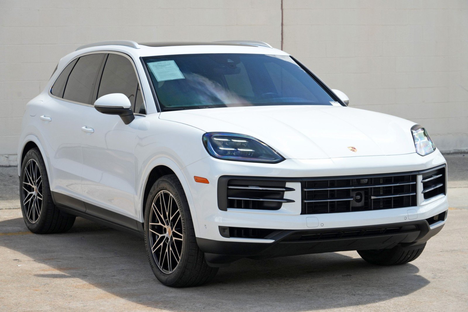 Used 2025 Porsche Cayenne w/ Premium Package Plus AWD/4WD image 60