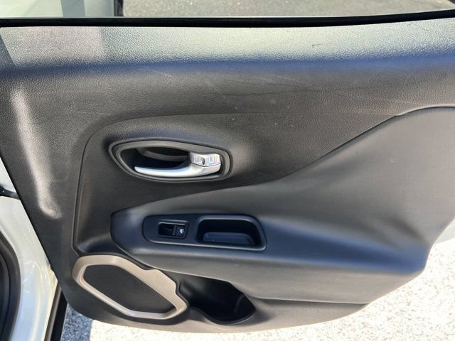 Used 2016 Jeep Renegade Limited FWD image 20
