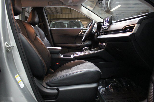 Used 2023 Mitsubishi Outlander SE FWD image 22