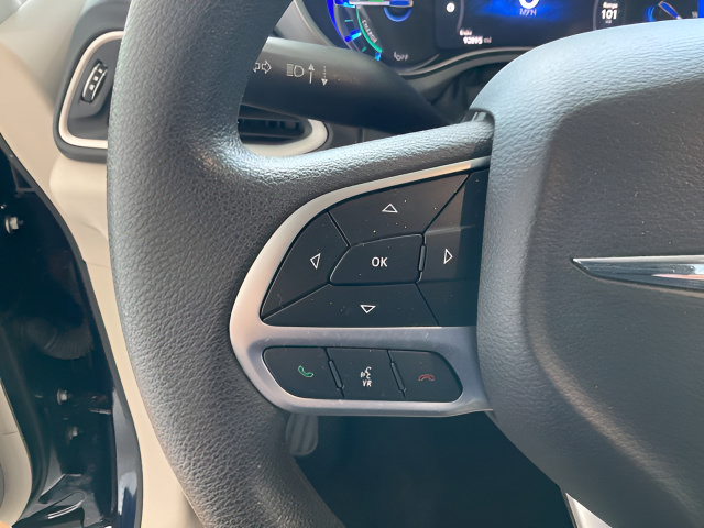 Used 2018 Chrysler Pacifica Touring Plus FWD image 14