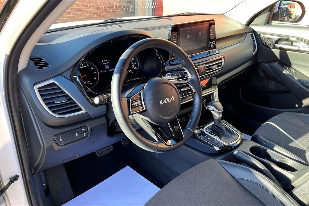 Used 2023 Kia Seltos S image 13