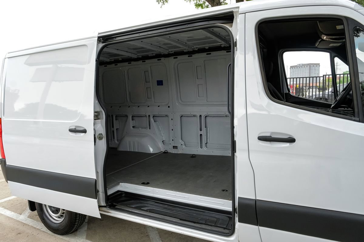 Used 2023 Mercedes-Benz Sprinter 2500 image 25