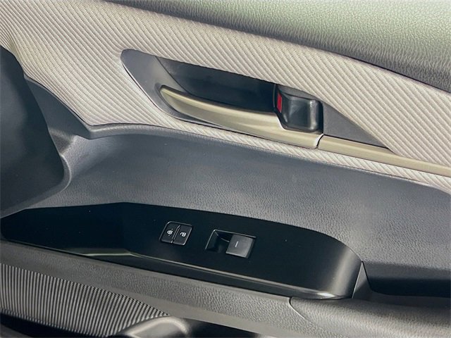 Used 2025 Toyota Camry SE image 31