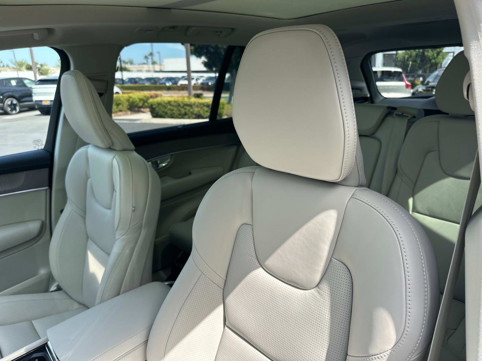 New 2026 Volvo XC90 T8 Ultra image 15