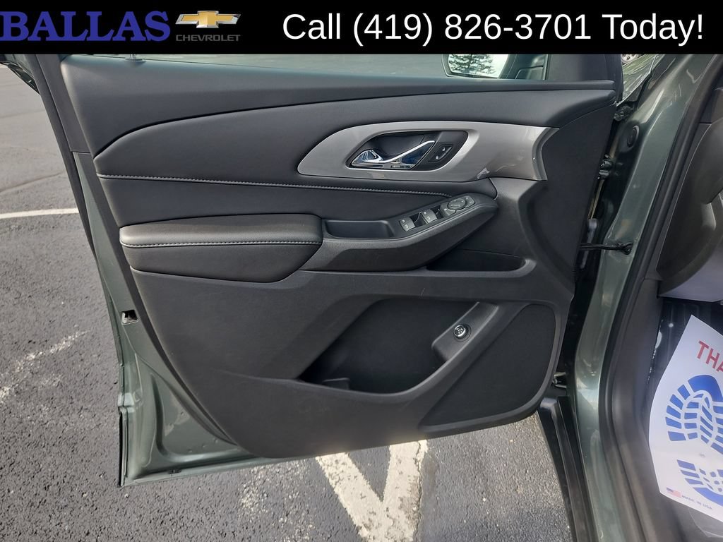 Certified 2022 Chevrolet Traverse LT FWD image 9