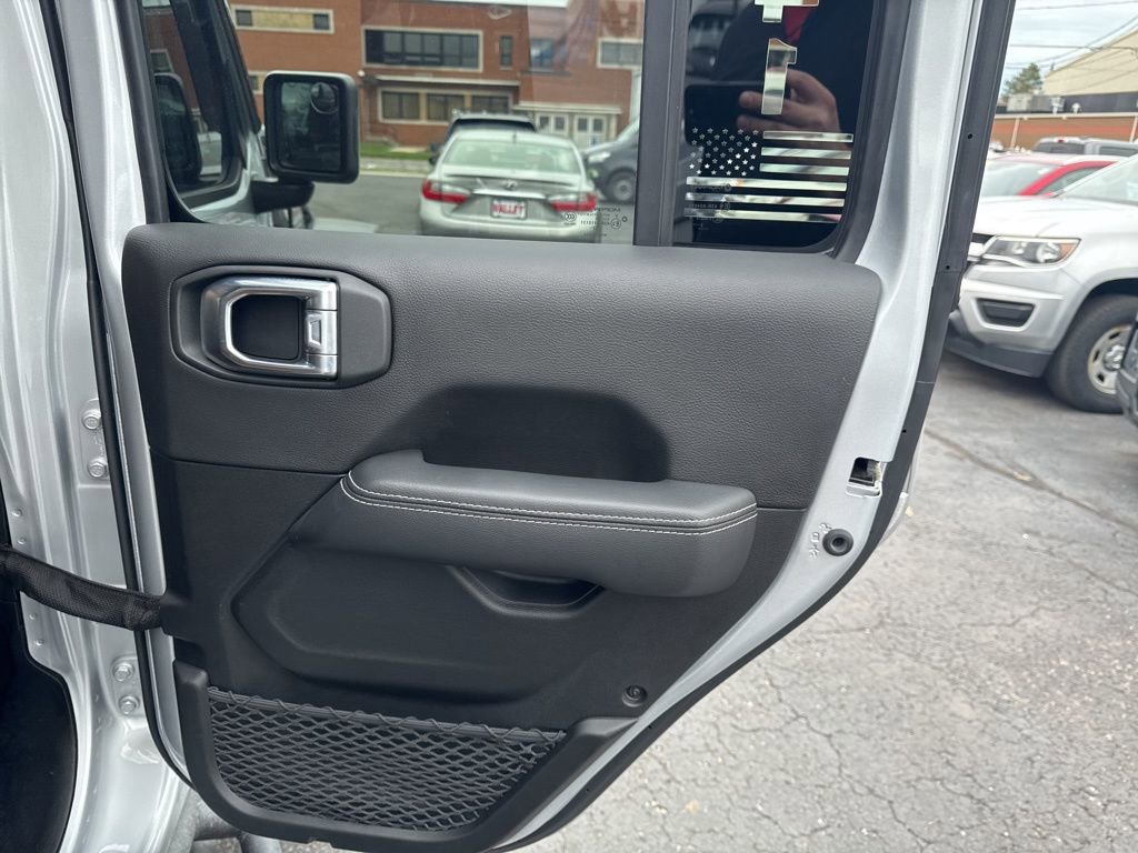 Used 2023 Jeep Gladiator Rubicon w/ Cold Weather Group image 45