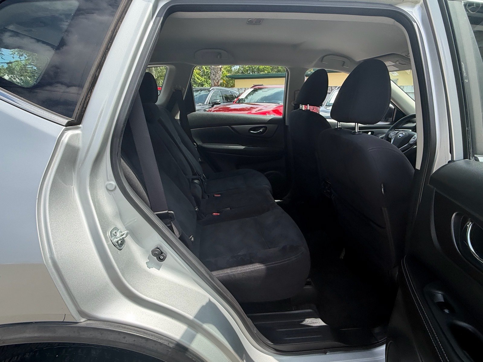 Used 2016 Nissan Rogue S FWD image 15