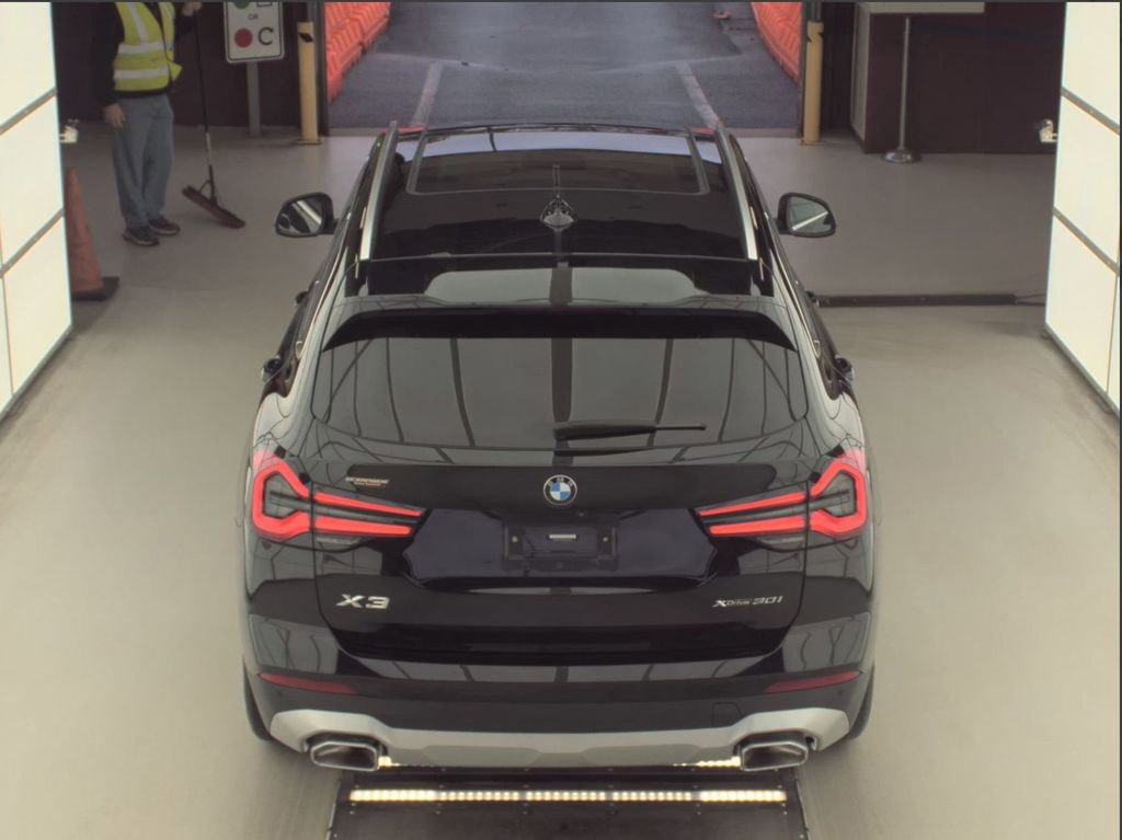 Used 2023 BMW X3 xDrive30i w/ Premium Package image 5