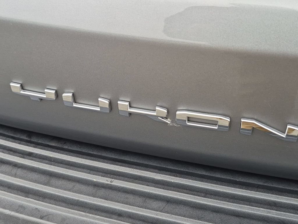 Used 2023 GMC Yukon XL Denali Ultimate AWD/4WD image 25