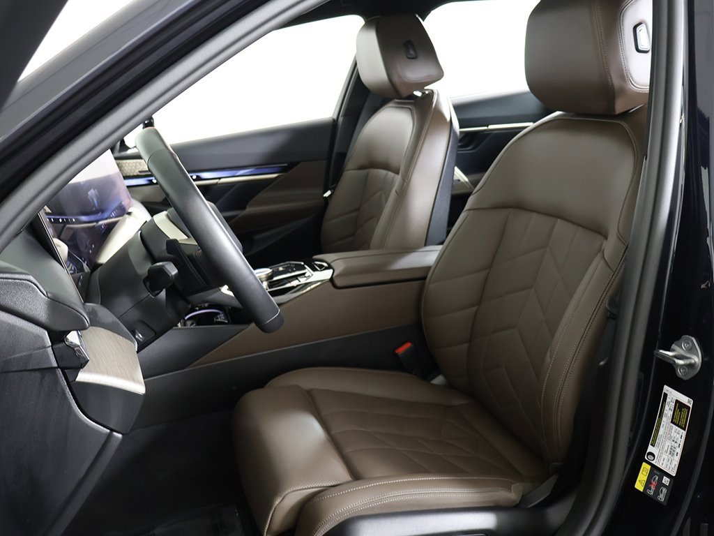 Used 2024 BMW i5 M60 w/ Premium Package image 34