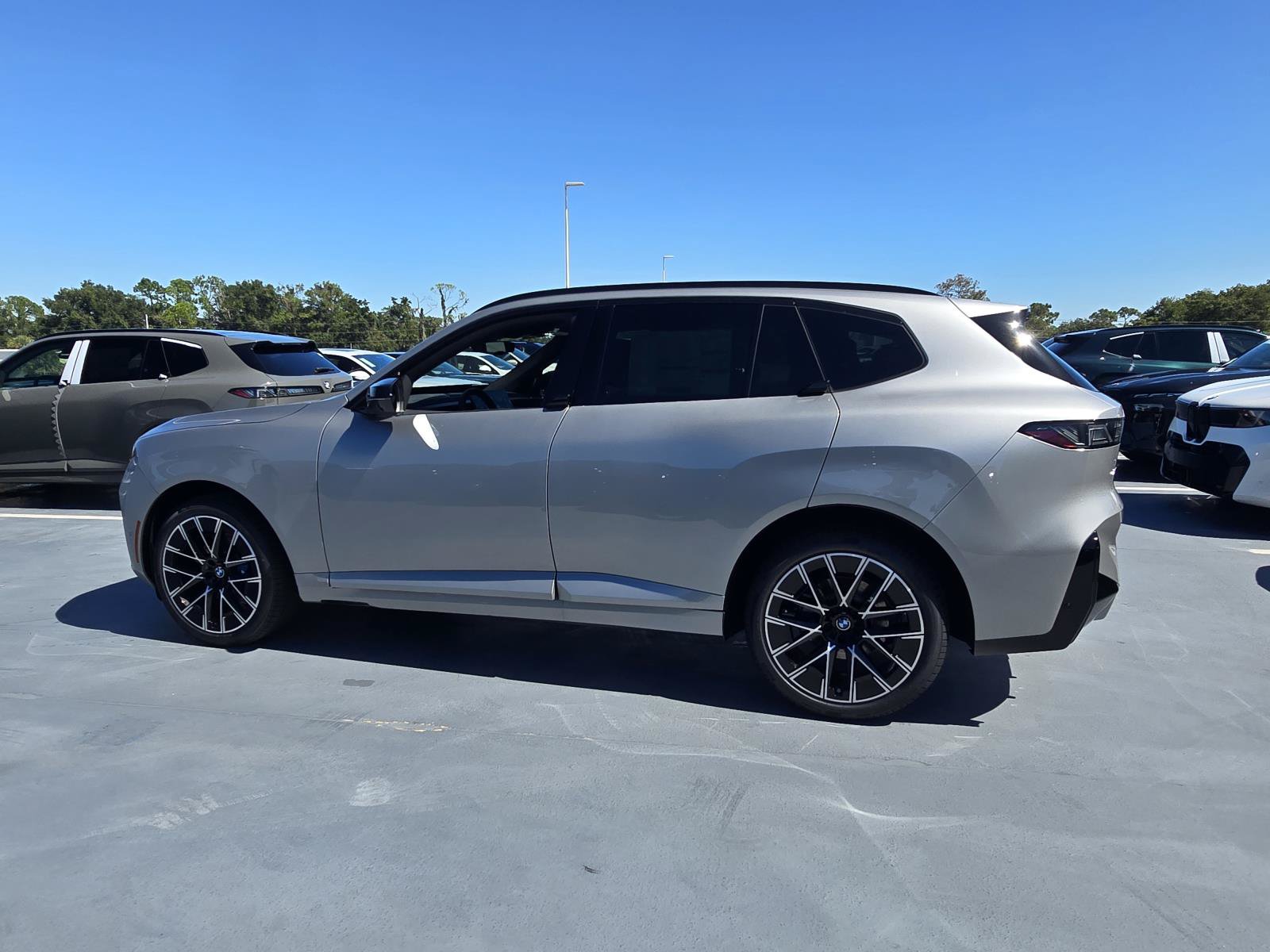 New 2027 BMW X5 xDrive40i w/ M Sport Professional Package AWD/4WD image 5