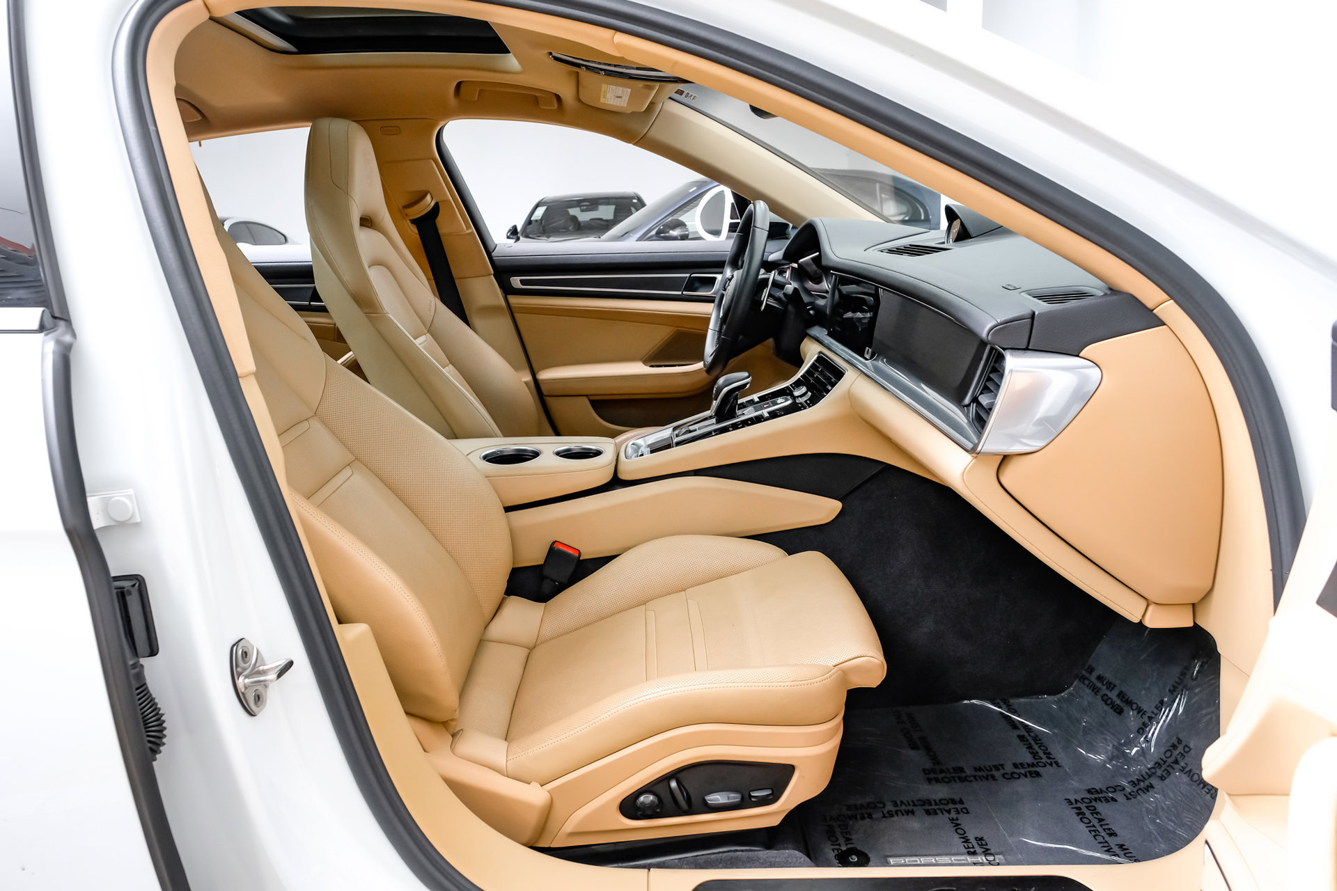 Used 2023 Porsche Panamera Platinum Edition w/ Sportdesign Package RWD image 39