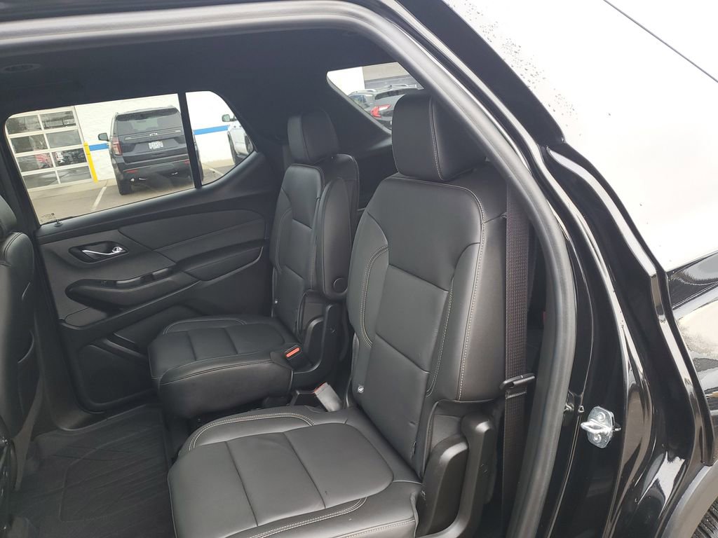 Used 2022 Chevrolet Traverse LT w/ LT Premium Package image 36