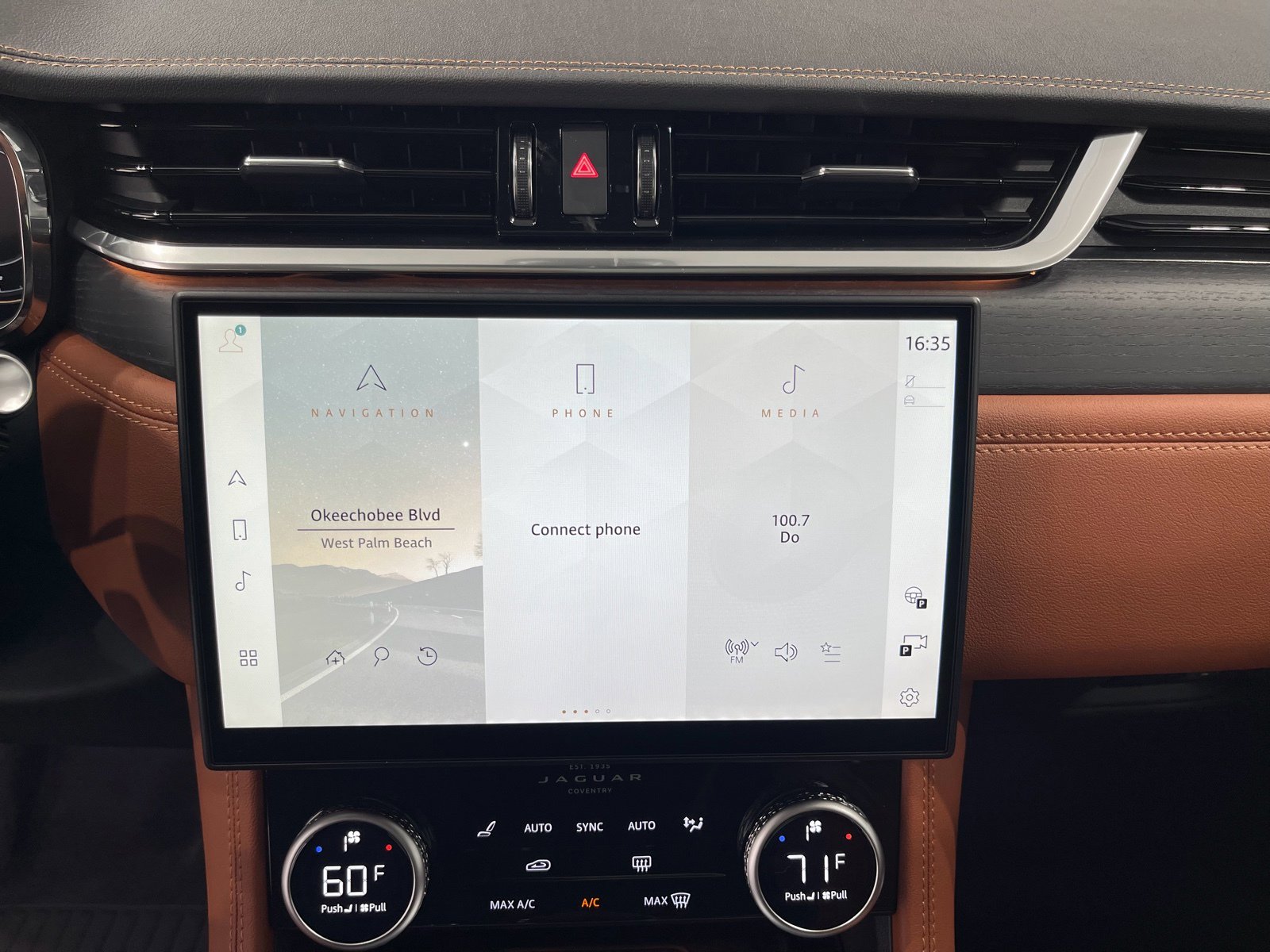 New 2026 Jaguar F-PACE R-Dynamic S image 17