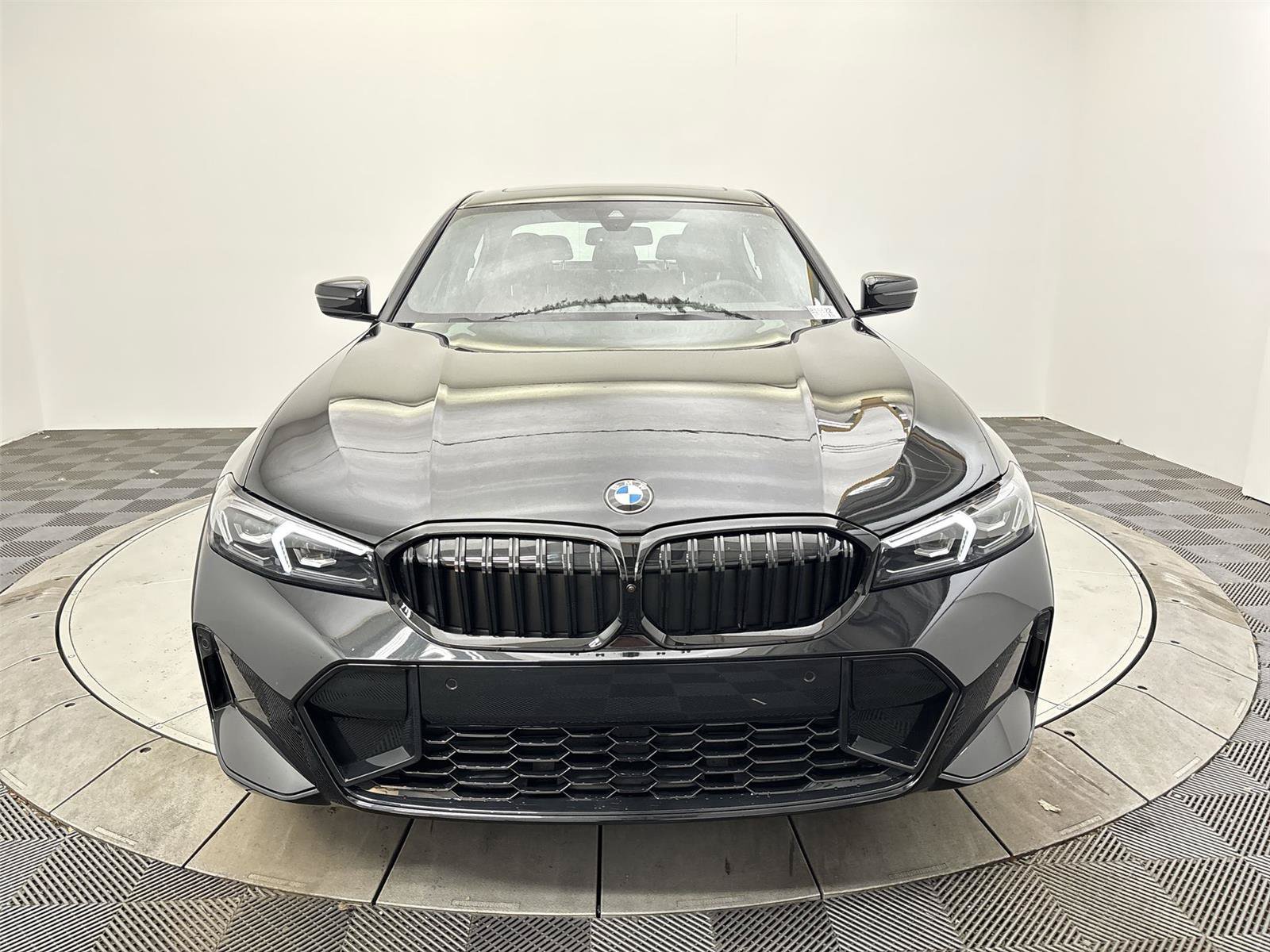 New 2026 BMW 330i xDrive Sedan w/ M Sport Package AWD/4WD image 14