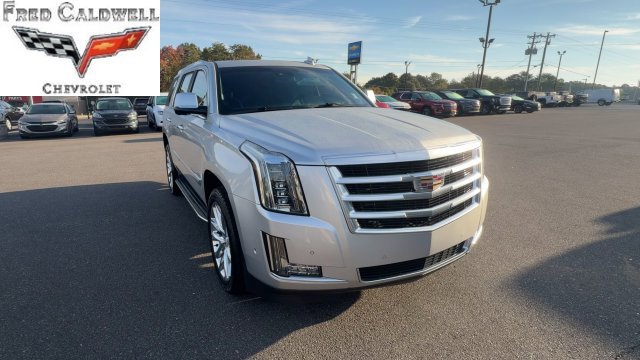 Used 2017 Cadillac Escalade Luxury AWD/4WD image 5