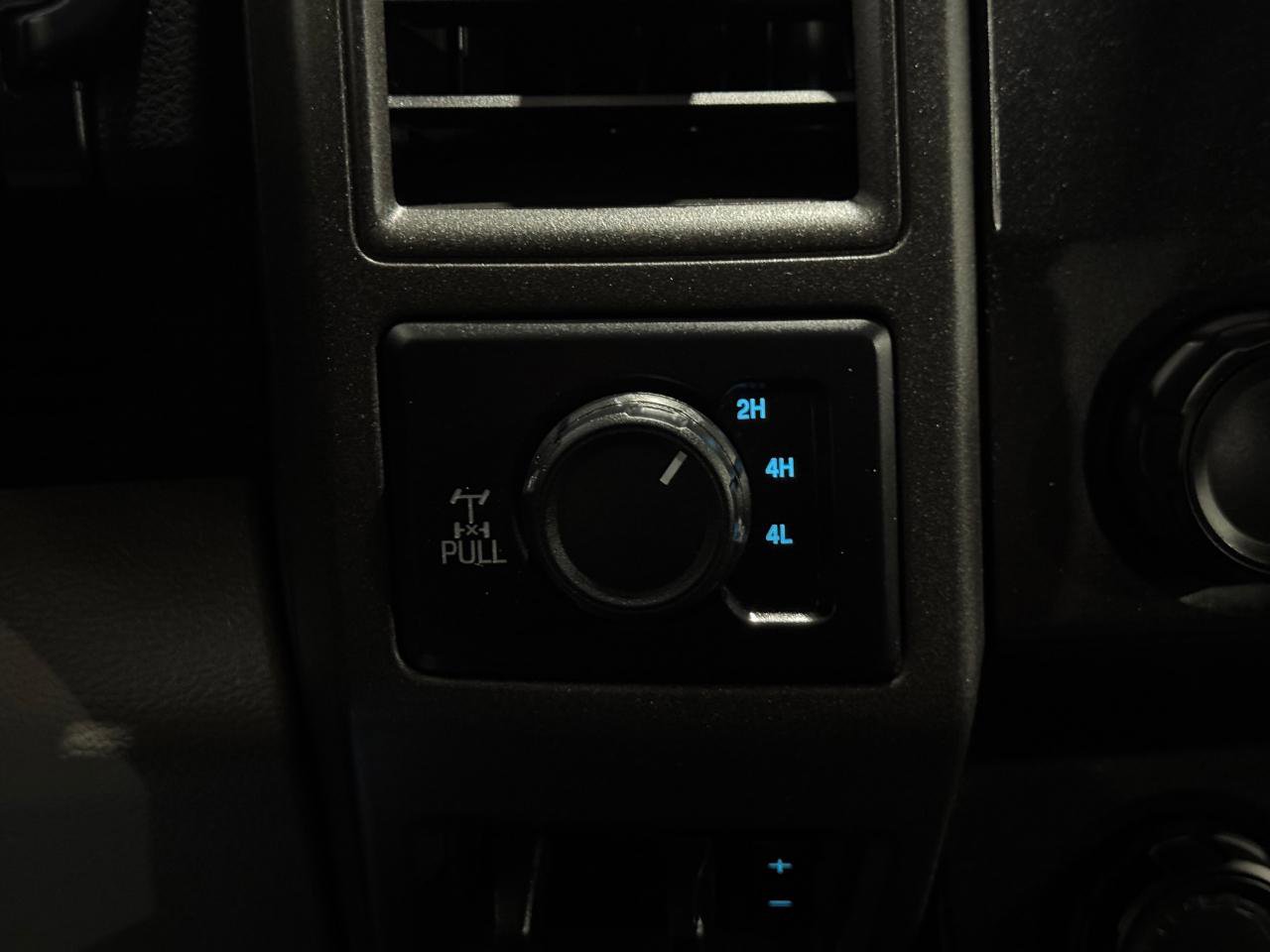 Used 2022 Ford F250 XL w/ Power Equipment Group AWD/4WD image 26
