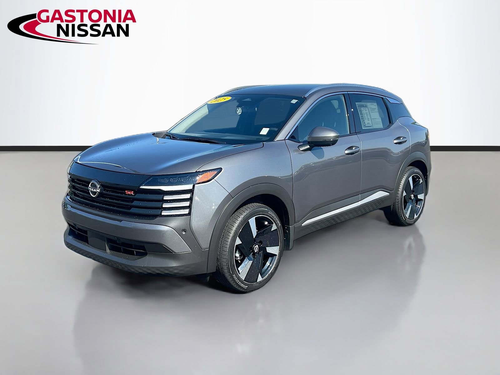 Used 2025 Nissan Kicks SR image 3