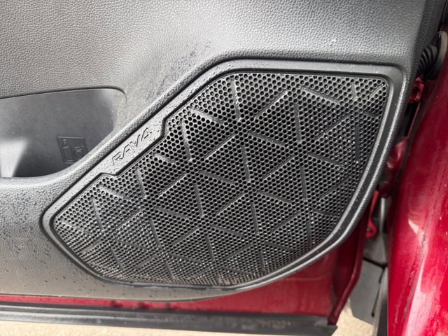 Used 2019 Toyota RAV4 LE w/ Carpet Mat Package AWD/4WD image 19