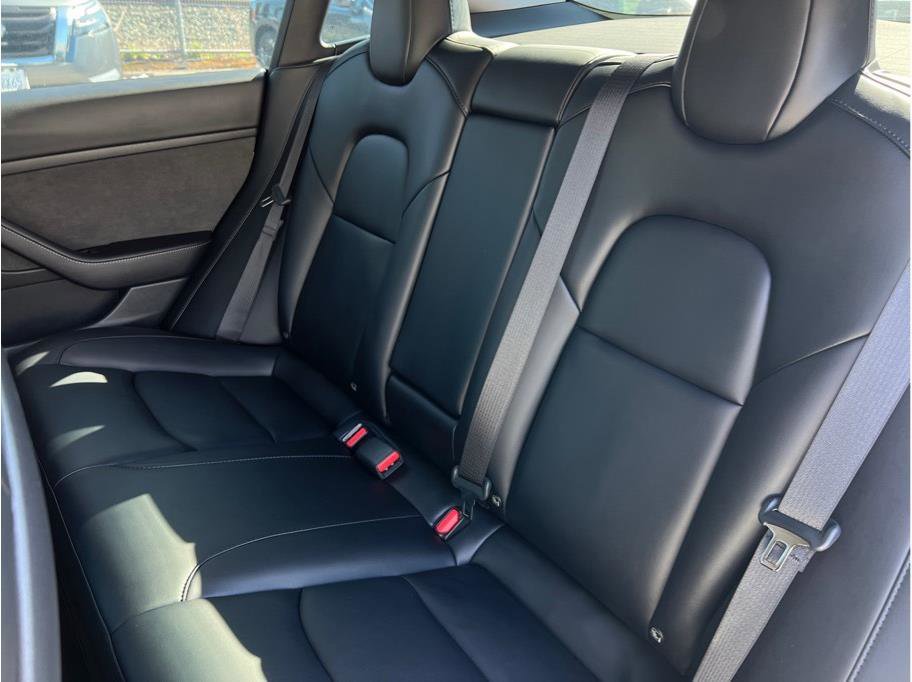 Used 2023 Tesla Model 3 Standard Range RWD image 9