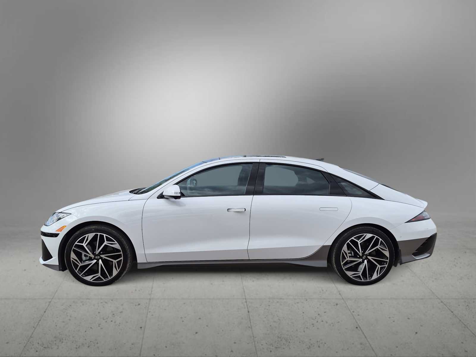 Certified 2023 Hyundai Ioniq 6 Limited AWD/4WD image 5