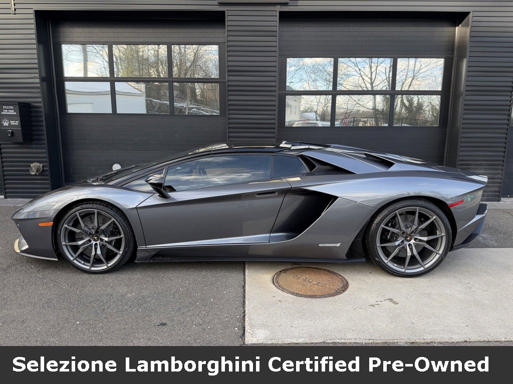 Used 2018 Lamborghini Aventador S image 24