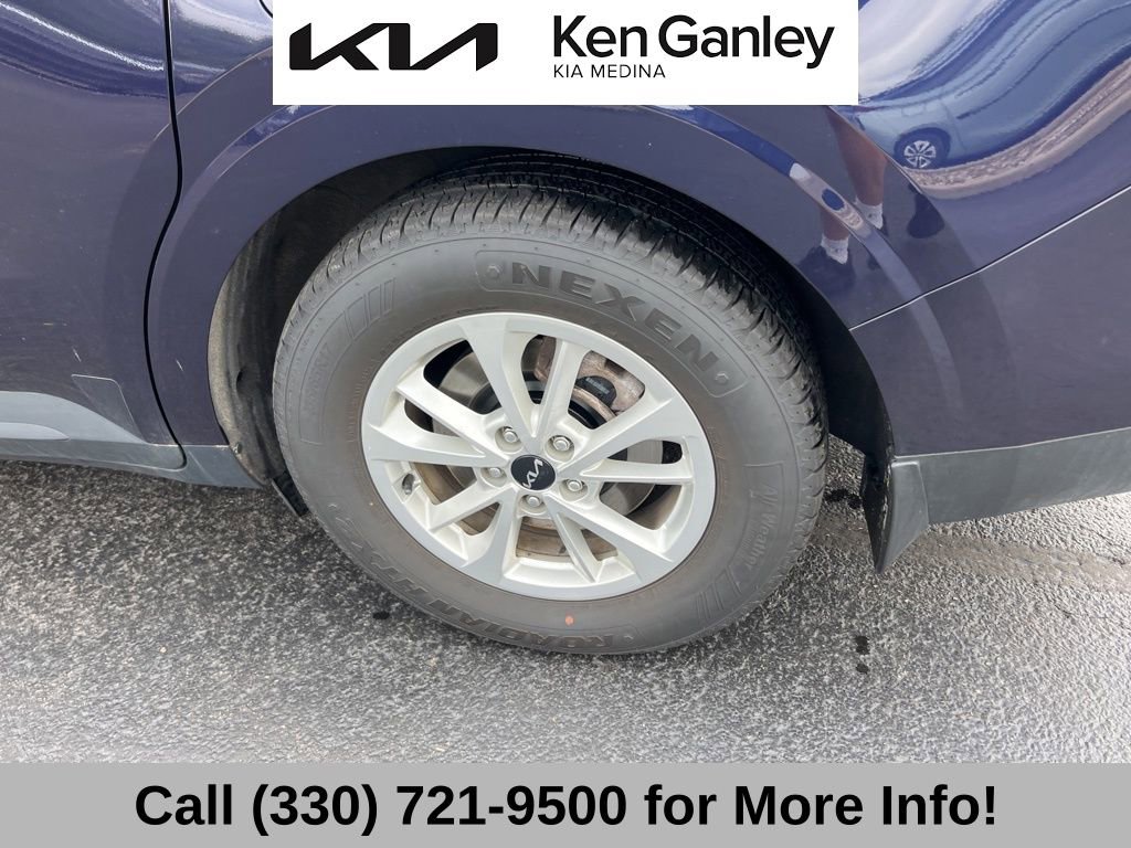 Used 2024 Kia Carnival LX FWD image 24