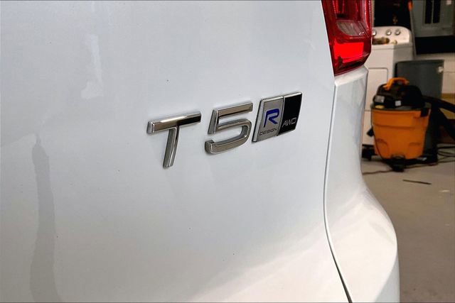 Used 2020 Volvo XC40 T5 R-Design w/ Protection Package image 24