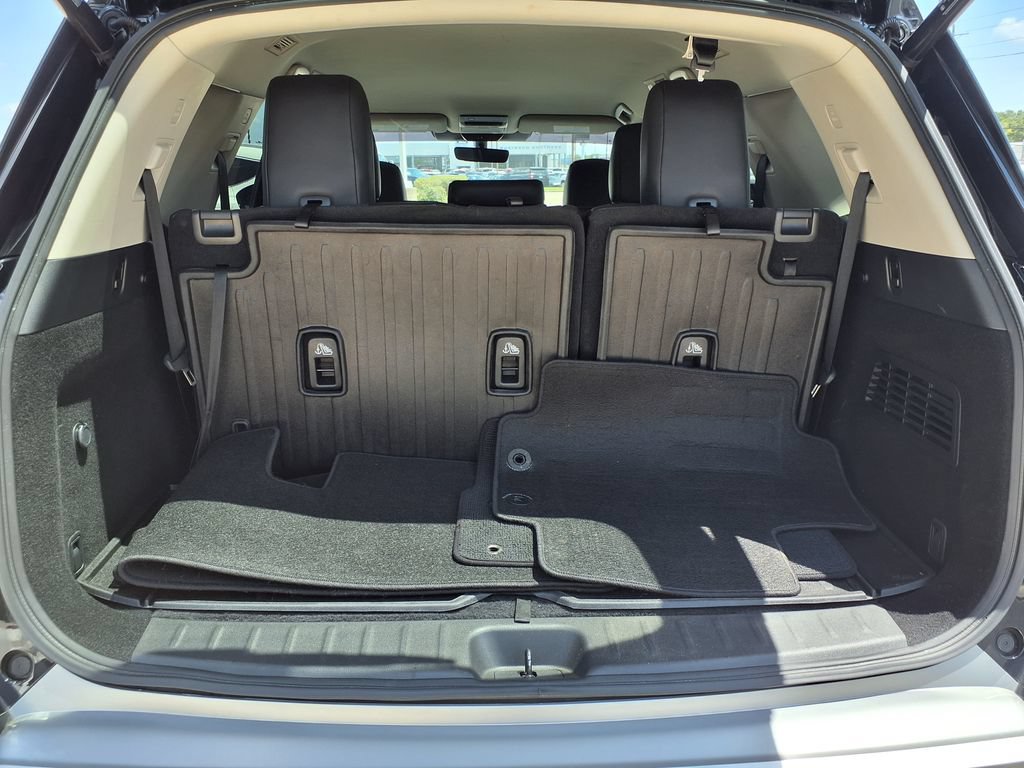 Used 2023 Nissan Pathfinder SL w/ Lighting Package (N92) AWD/4WD image 8