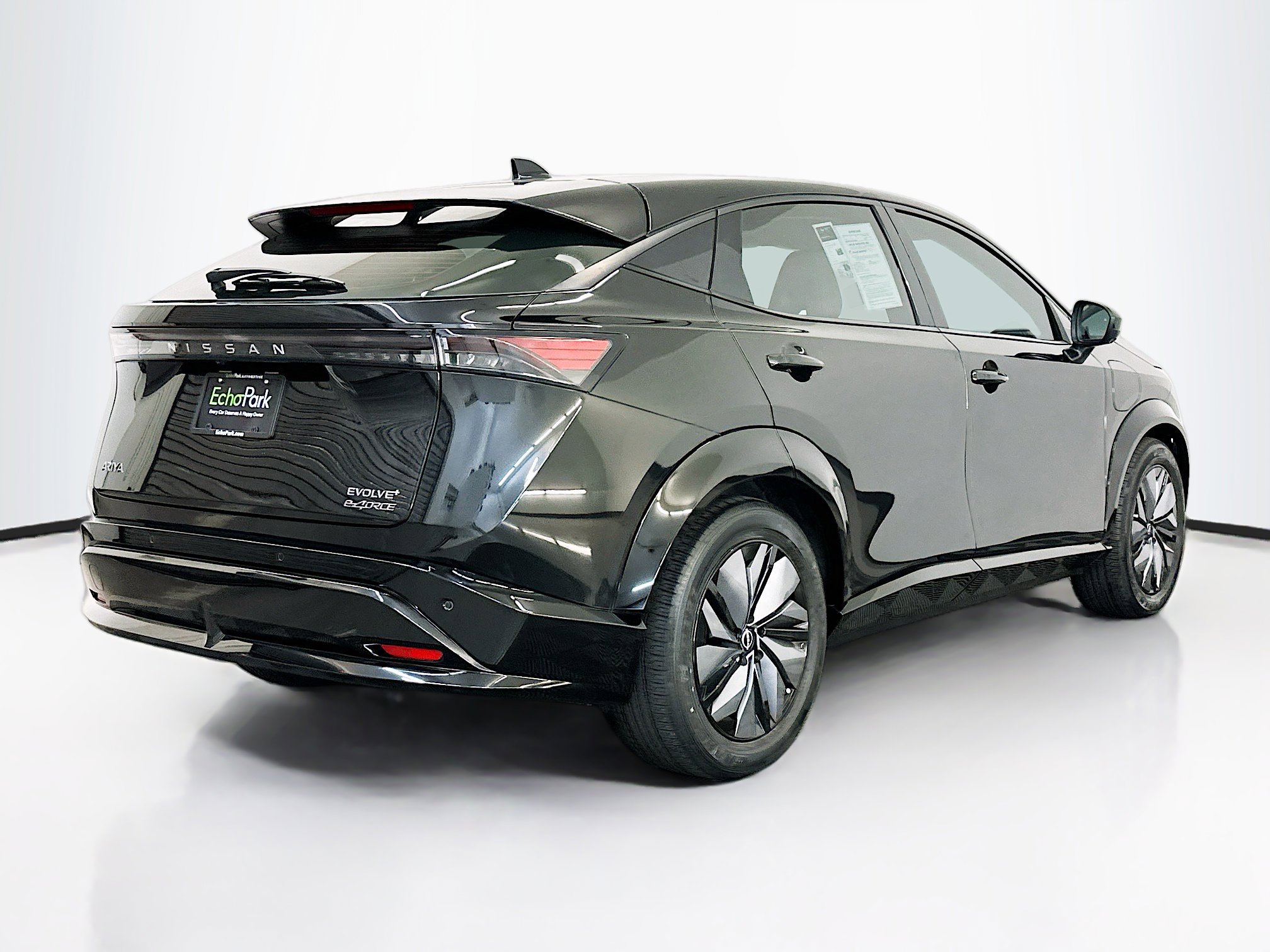 Used 2023 Nissan Ariya AWD image 9