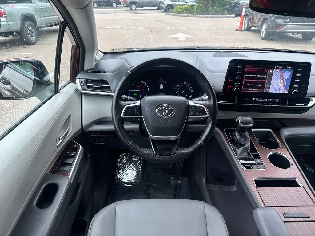 Used 2021 Toyota Sienna XLE w/ XLE Plus Package AWD/4WD image 14