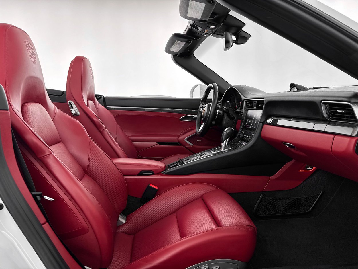 Used 2019 Porsche 911 Turbo S image 25