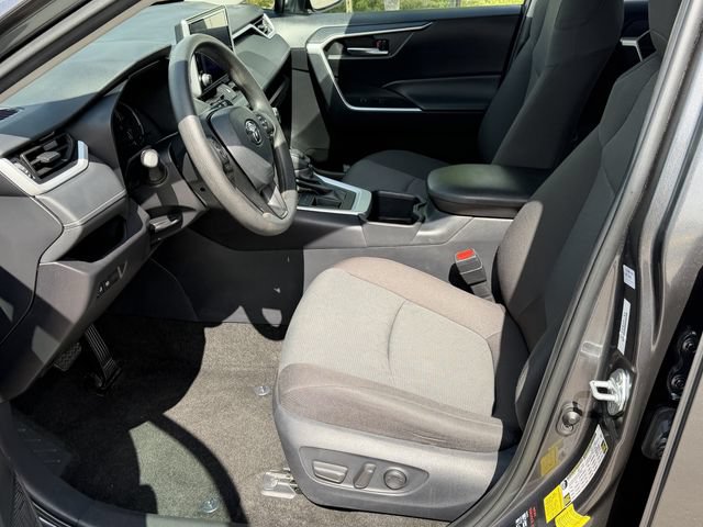 Certified 2025 Toyota RAV4 XLE FWD image 21