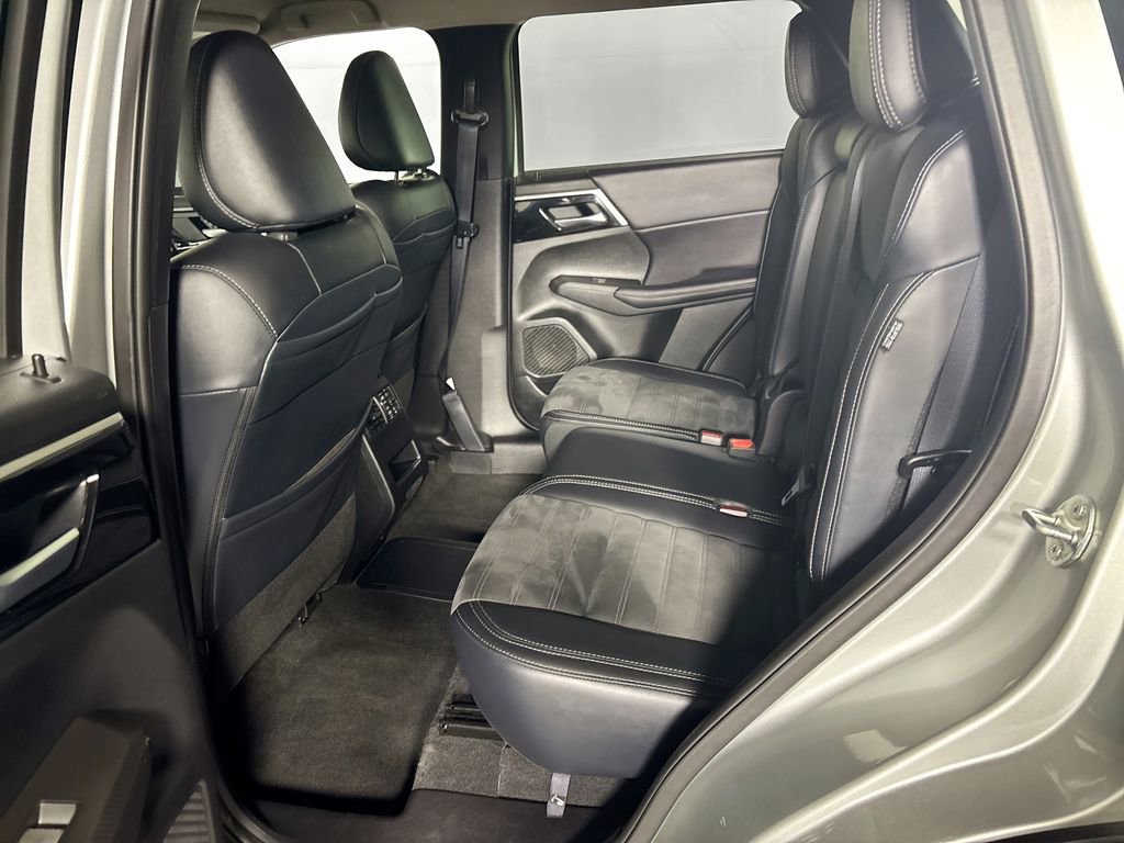 Used 2024 Mitsubishi Outlander SE image 20