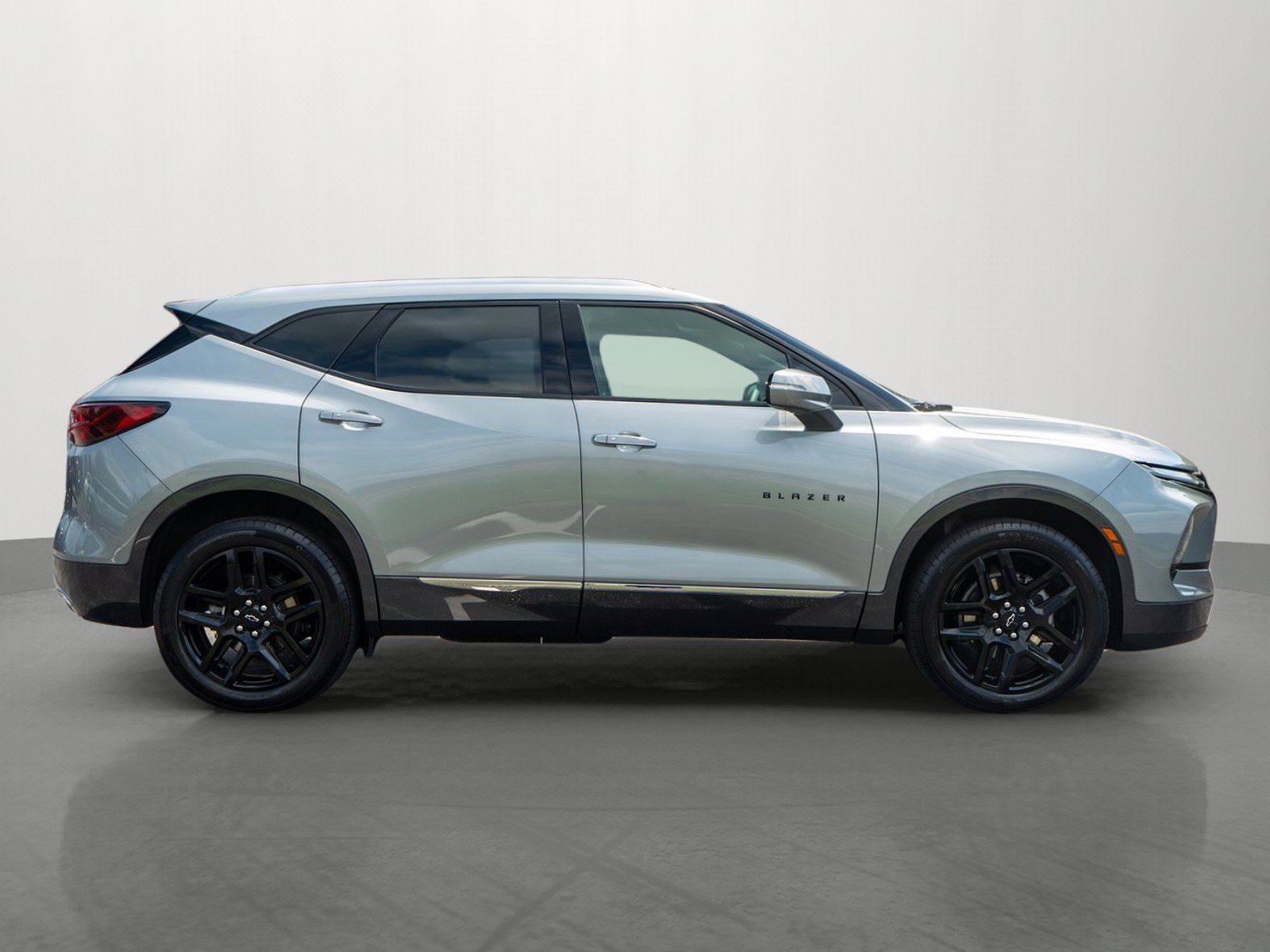 Used 2023 Chevrolet Blazer Premier w/ Driver Confidence II Package AWD/4WD image 8