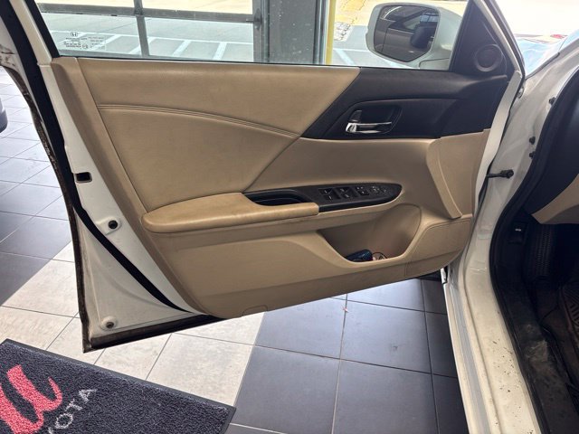Used 2014 Honda Accord EX image 16