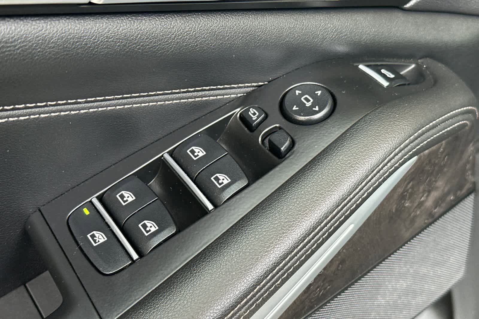Used 2023 BMW X5 xDrive40i w/ Parking Assistance Package image 13