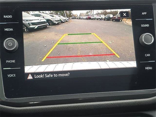 Used 2023 Volkswagen Tiguan SE w/ Panoramic Sunroof Package image 12